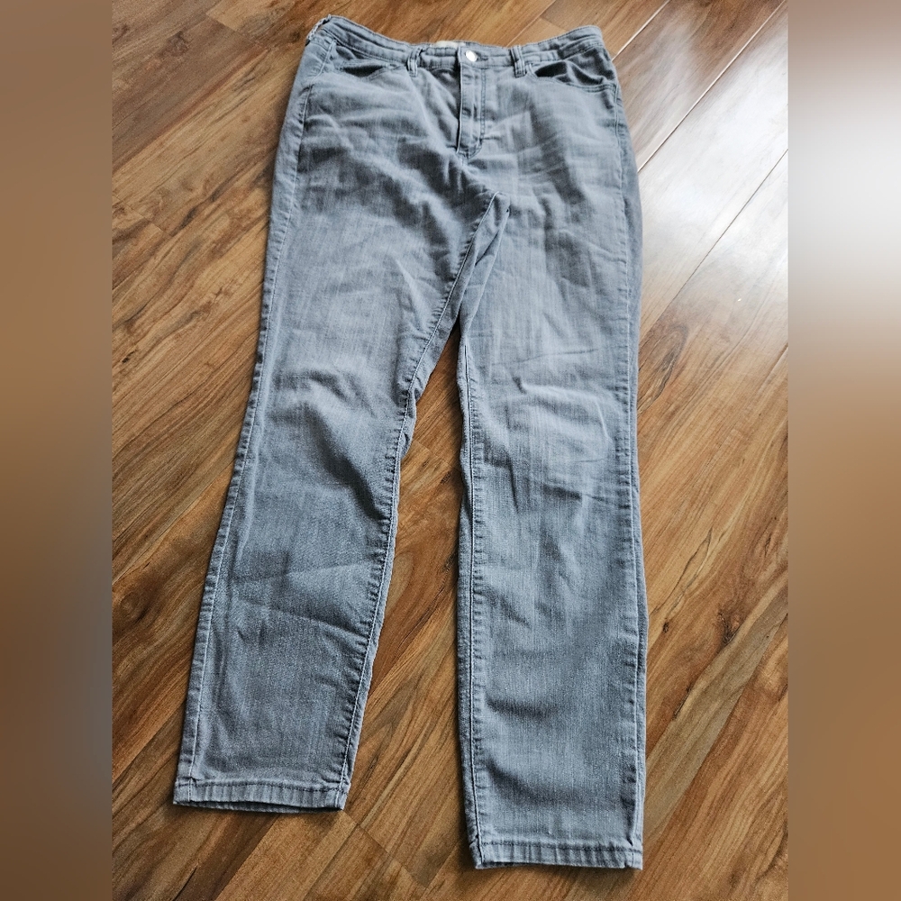 Universal Thread Light Gray High Rise Skinny Jeans Size 12